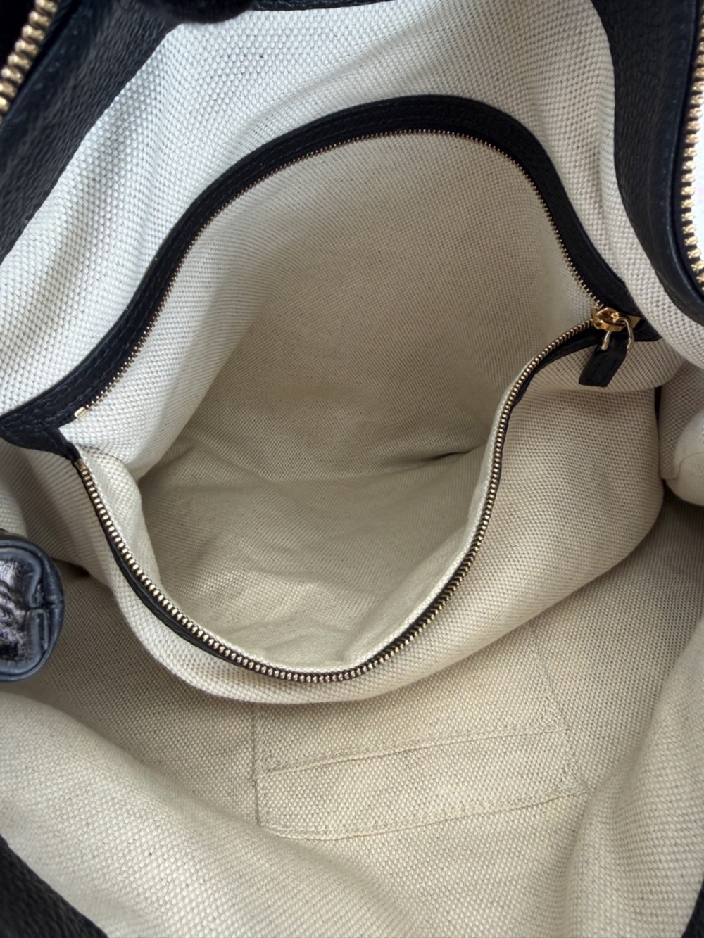 Gucci Pebbled Calfskin Large Soho Hobo Black - Picture 12 of 16